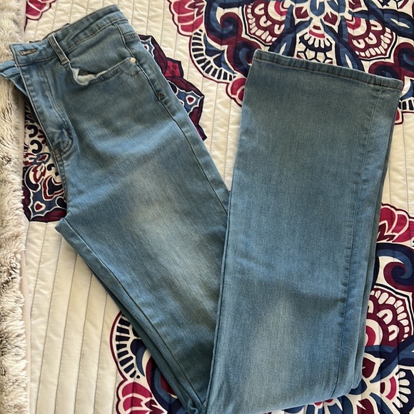 COPY - SHEIN Like New worn once high rise flare jeans - Picture 2 of 7